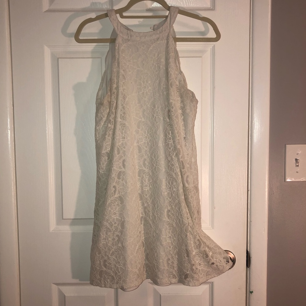 WHITE DRESS SIZE LARGE ☀️